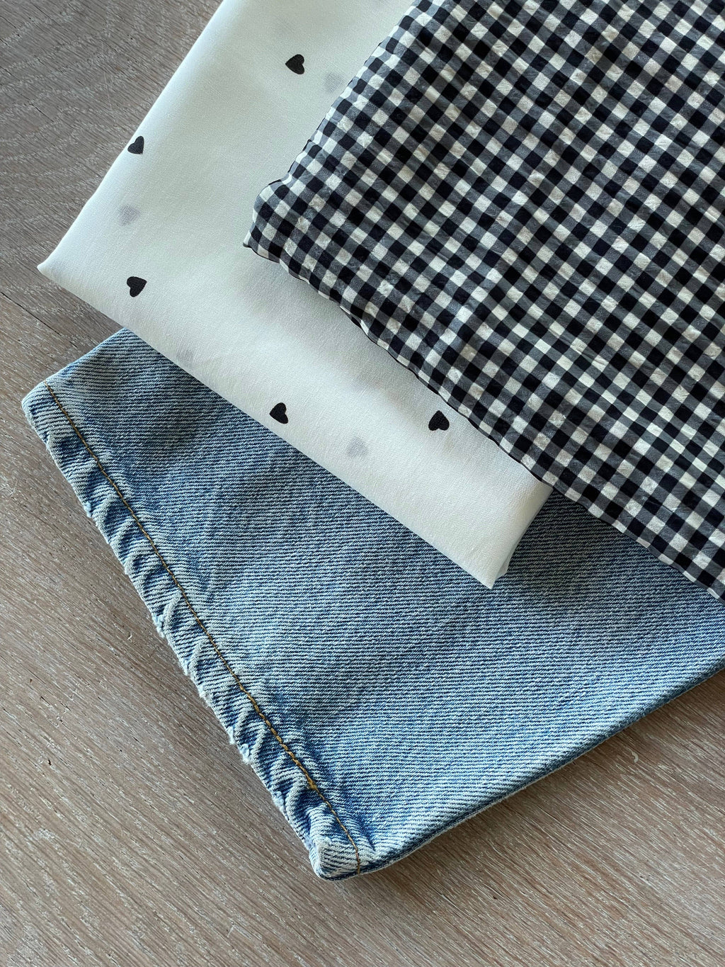 Seersucker Fabric – Vicky in Ivory and Black Limited Edition | Atelier 27
