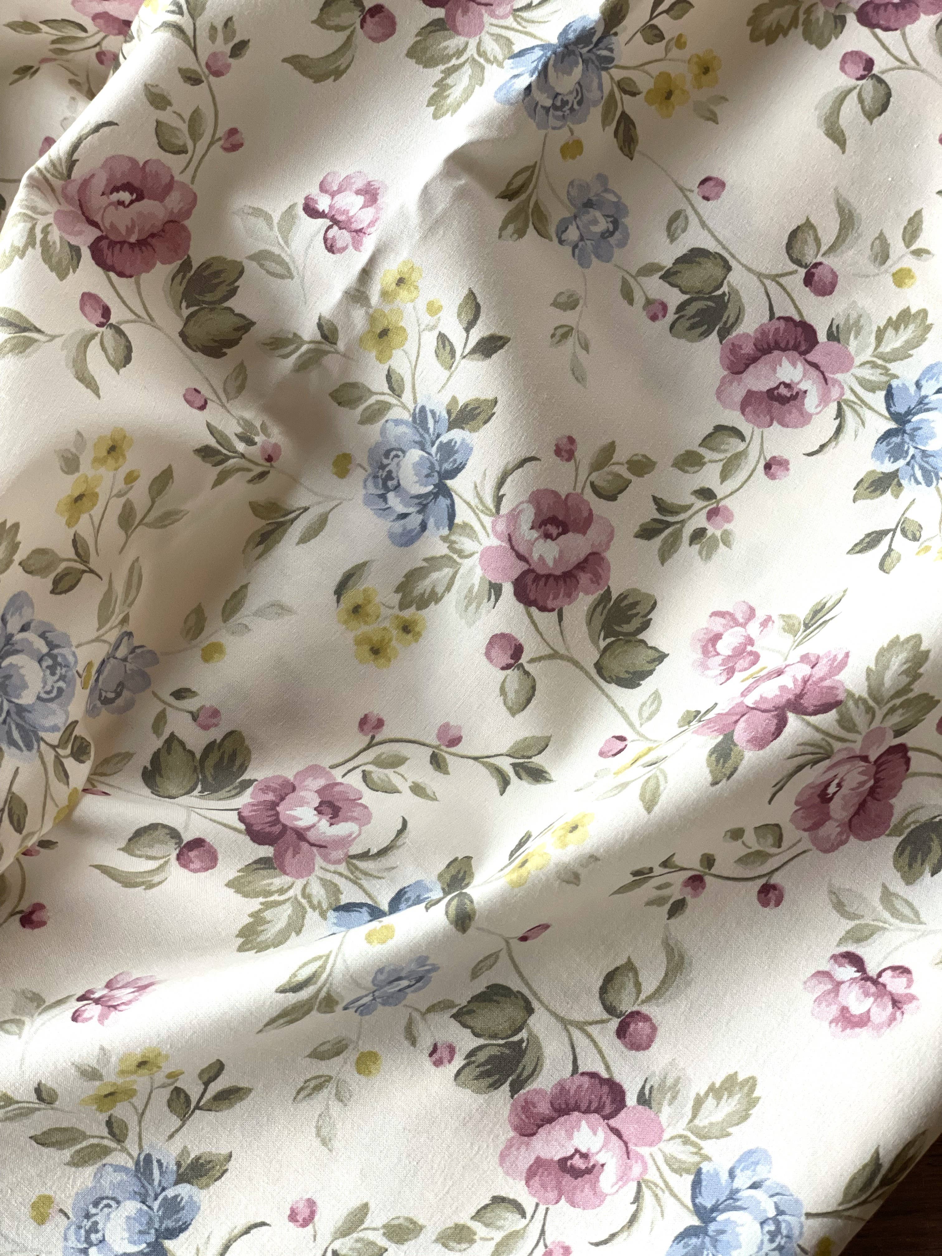 Cotton Poplin Fabric – Louise Print Ivory – Atelier 27