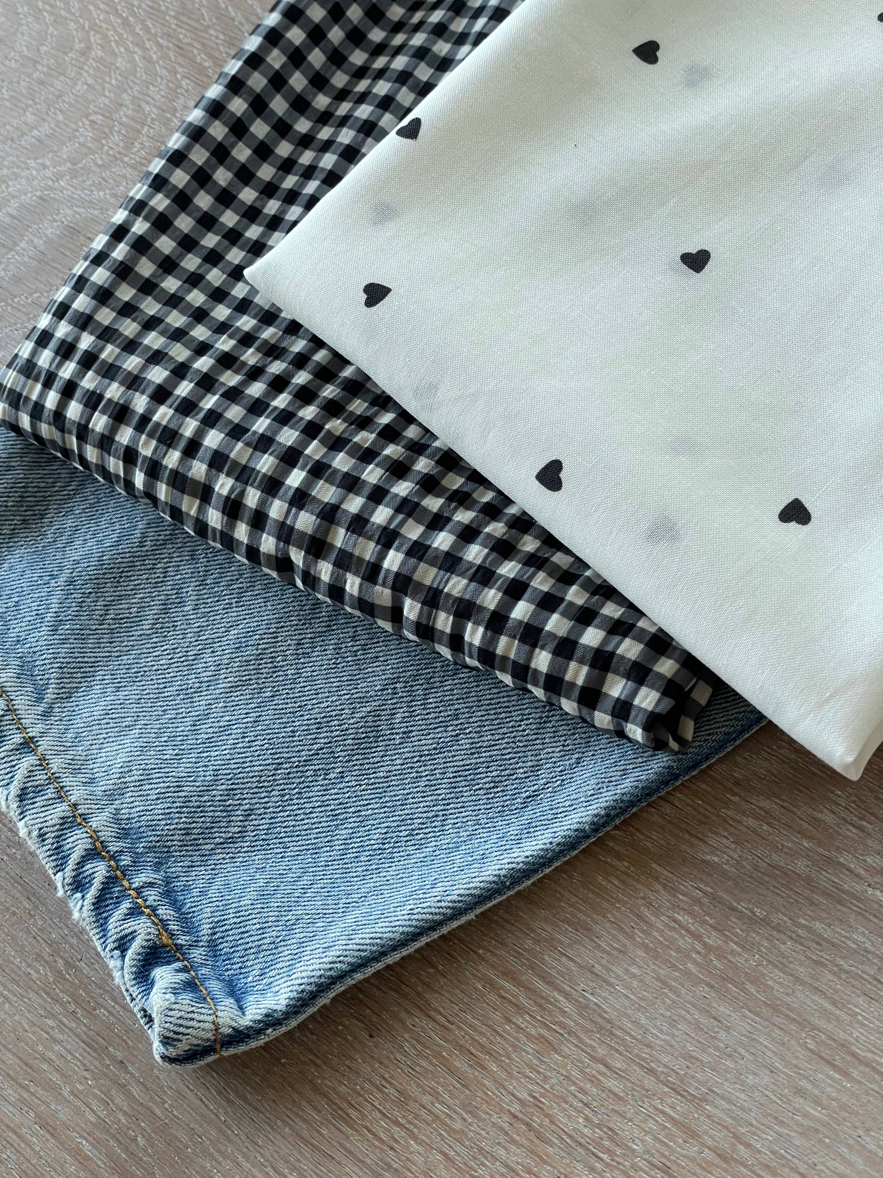 Seersucker Fabric – Vicky in Ivory and Black Limited Edition | Atelier 27