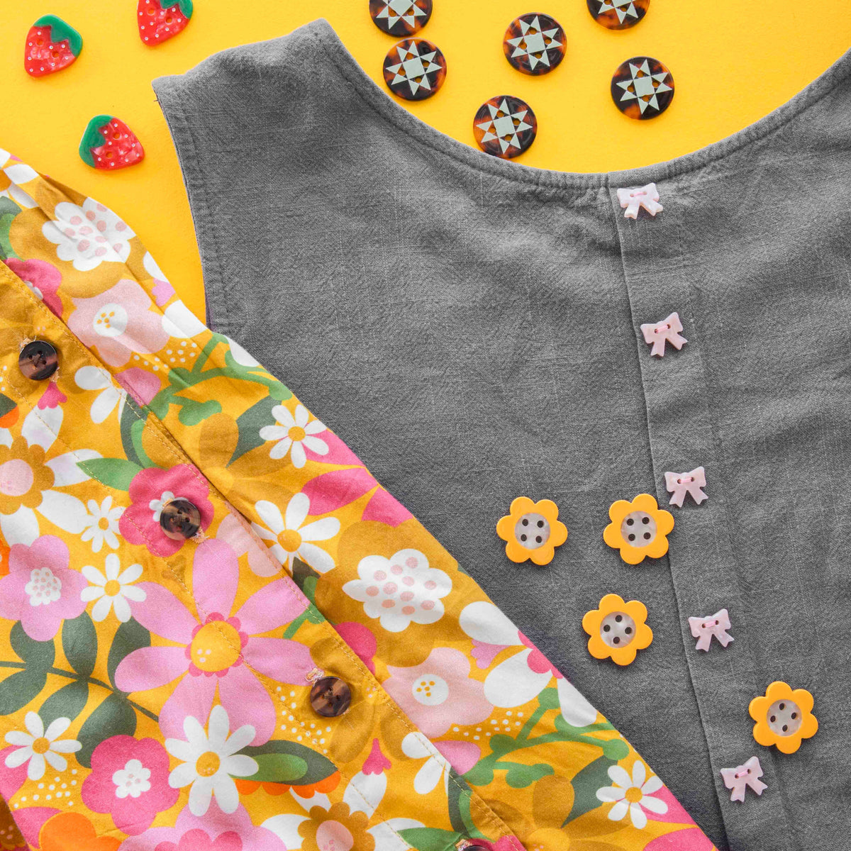 Yellow Daisy Buttons – 1" | Sarah Hearts