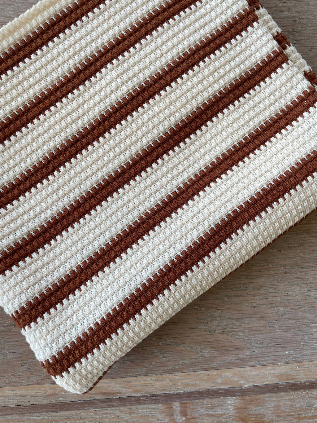 Atelier 27 Pepita print organic cotton textured knit, ivory and mahogany stripe, GOTS certified