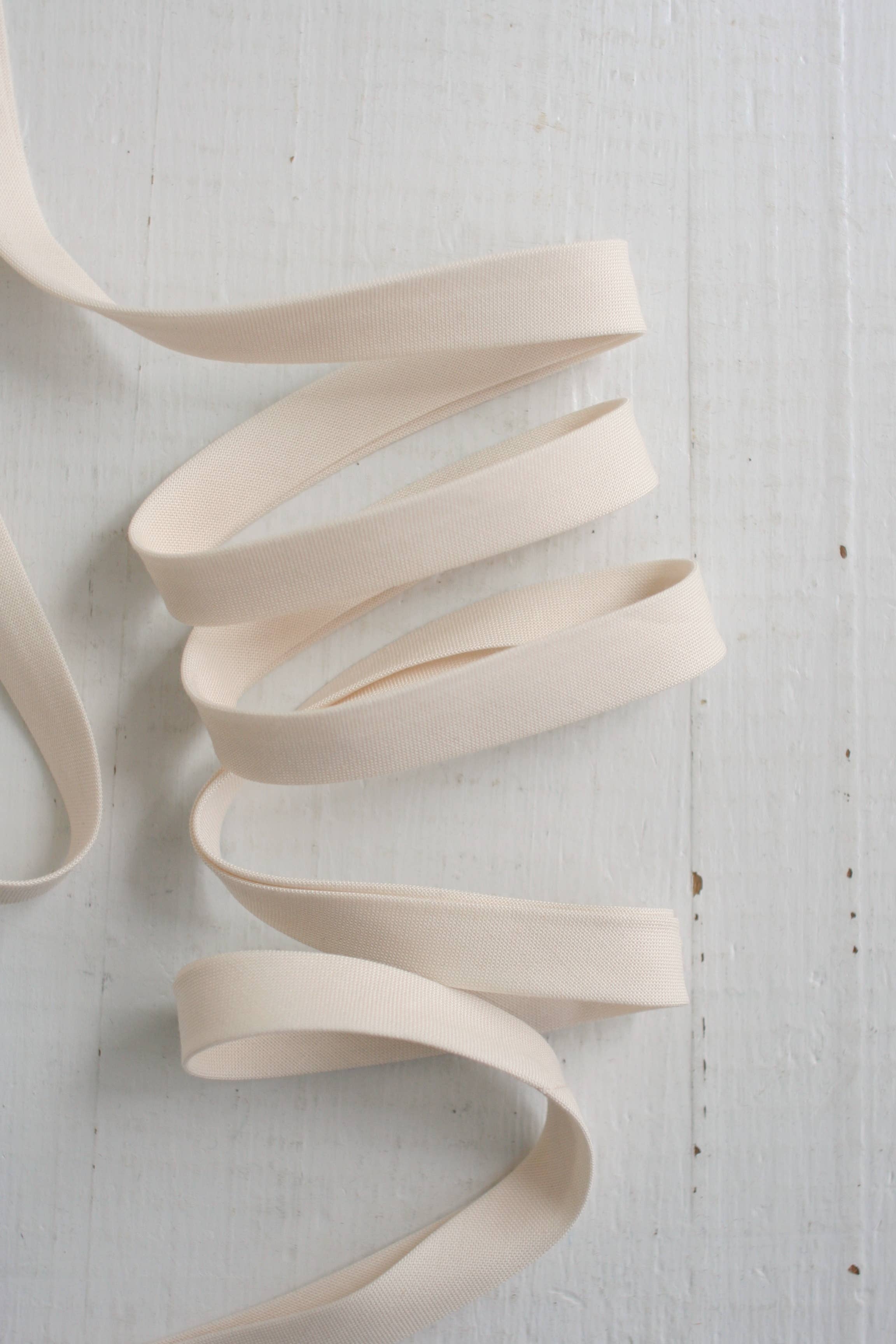 Cream Pure Solid 1/2 inch double fold cotton bias binding tape by Bessie Pearl Binding Co
