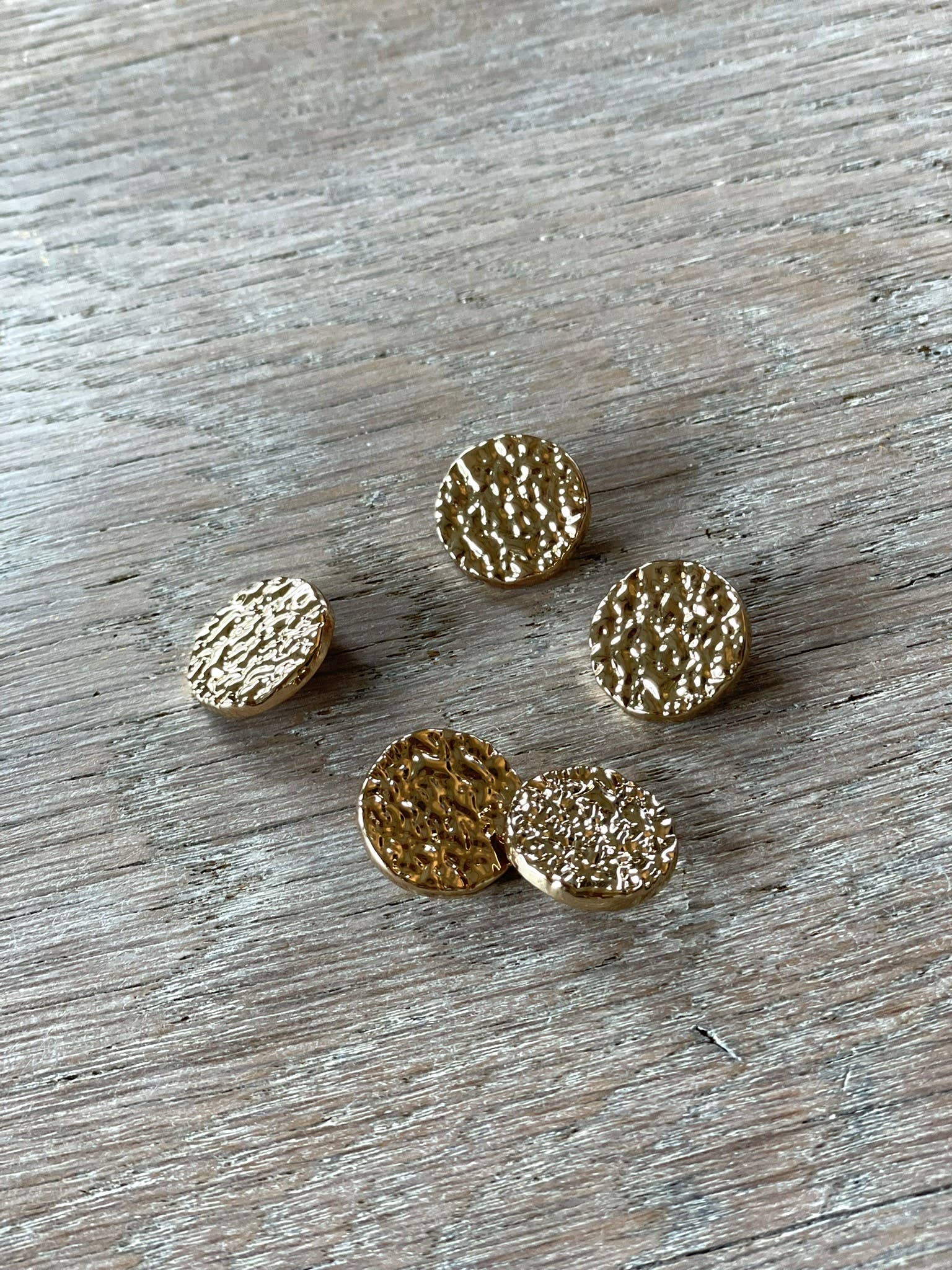 Metal Shank Button – The Sublime Gold 18mm – Atelier 27